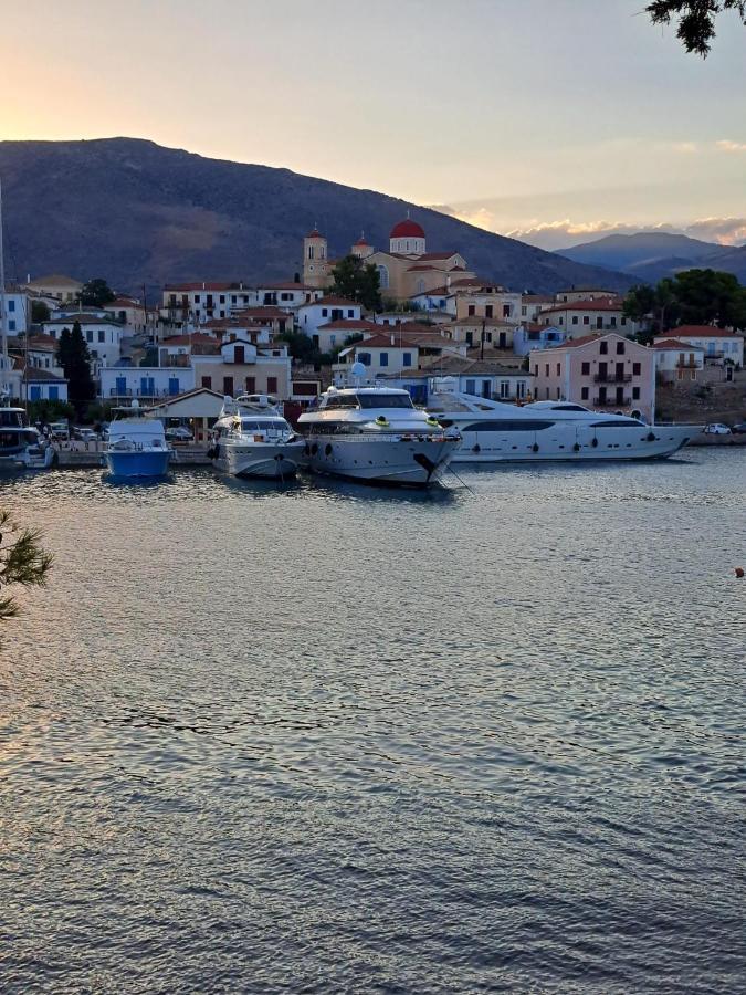 Penny'S Beach Cottage Galaxidi Bagian luar foto